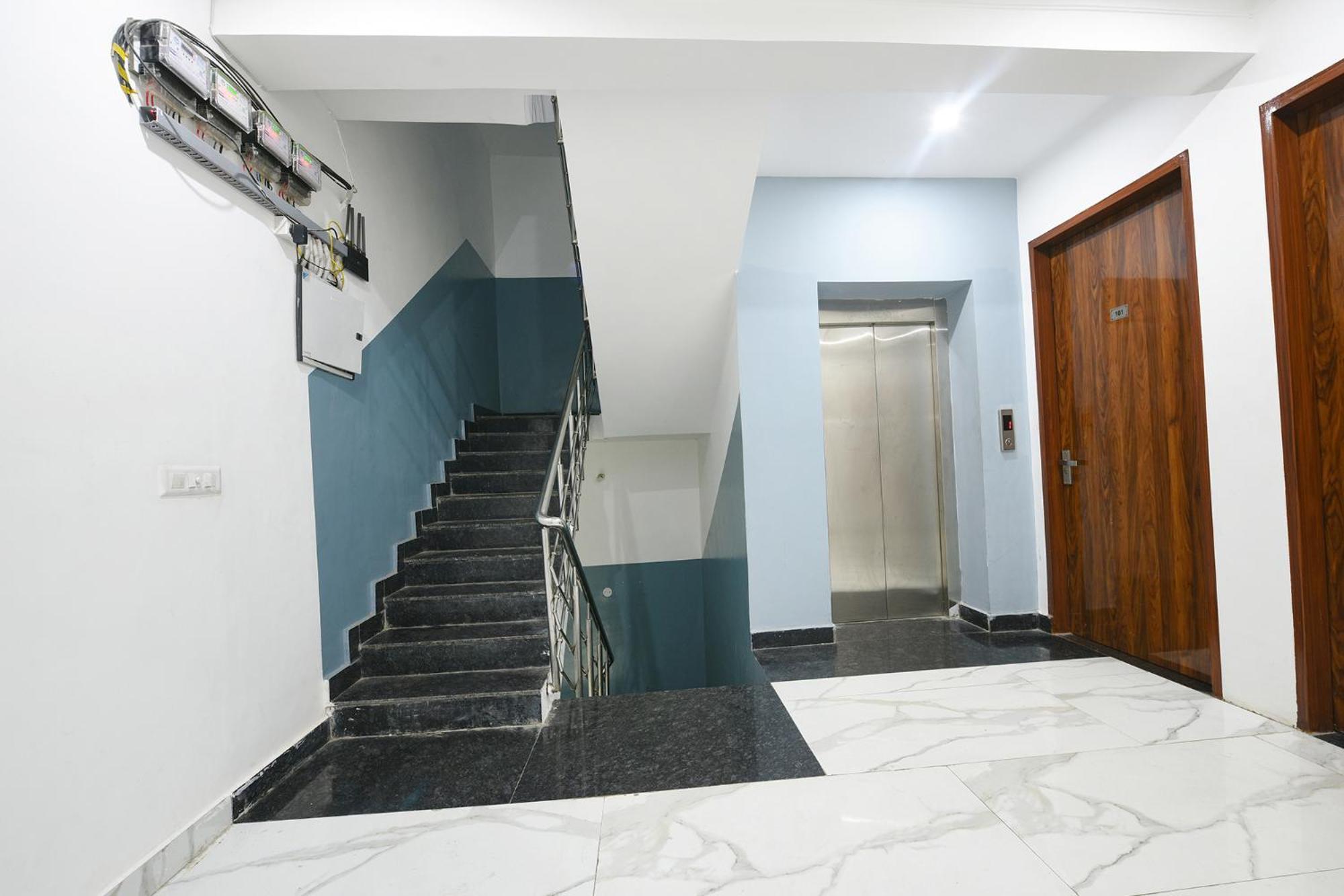 Fabhotel Wonderland Studio Rooms Gurgaon Exteriör bild