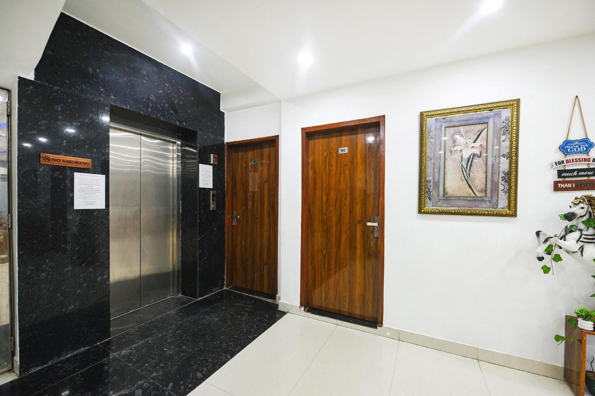 Fabhotel Wonderland Studio Rooms Gurgaon Exteriör bild